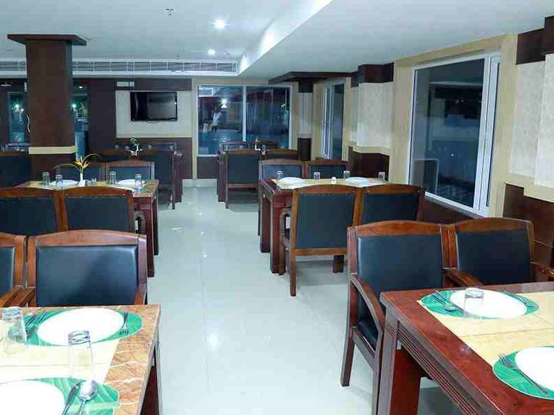 Thachaparambil Residency Hotell Alappuzha Exteriör bild