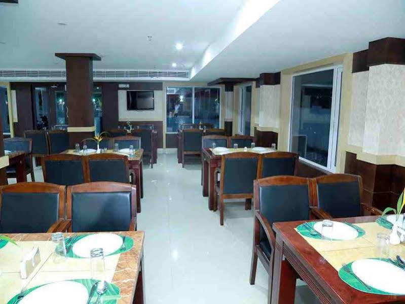 Thachaparambil Residency Hotell Alappuzha Exteriör bild